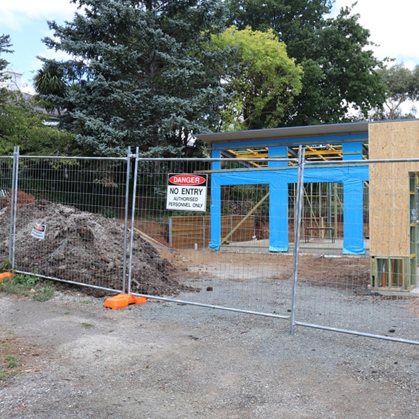 do you deliver and install temporary fencing and what's the price for these services in East Springfield